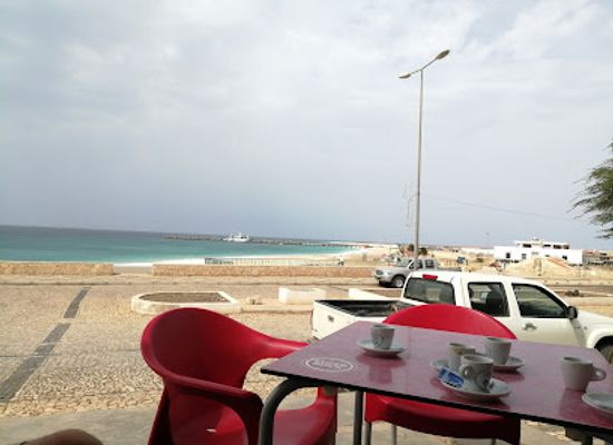 cabo-verde/vila-do-maio/bar/centrum-sete-sois-sete-luas