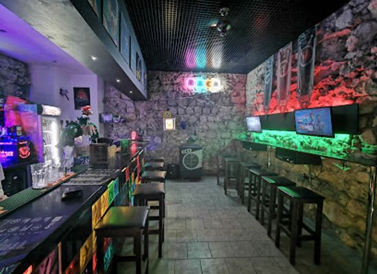 poland/kurpie/bar/cybermachina-game-pub-krakow