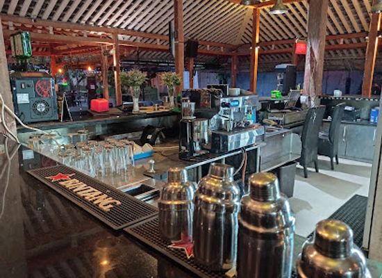 indonesia/java/bar/11-12-beer-garden