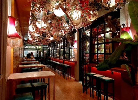 greece/athens/syntagma/bar/drunk-sinatra