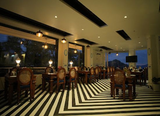 india/himachal-pradesh/bar/the-open-barrel