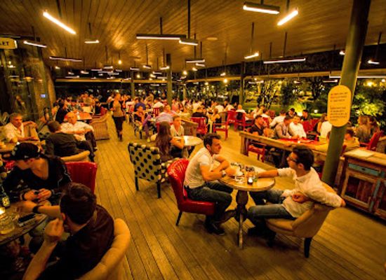 romania/constanta/bar/crazy-social-house