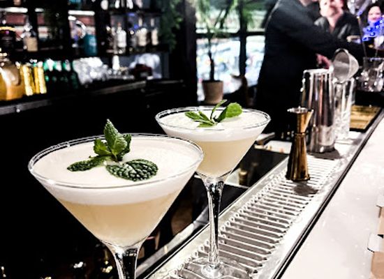 california/martinez/bar/bentley-s-cocktail-bar-lounge