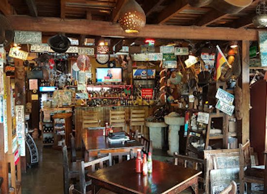 honduras/copan-ruinas/bar/carnitas-nia-lola