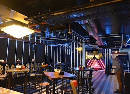 india/kolkata/park-street-area/bar/sugarteddy-pub-rotisserie