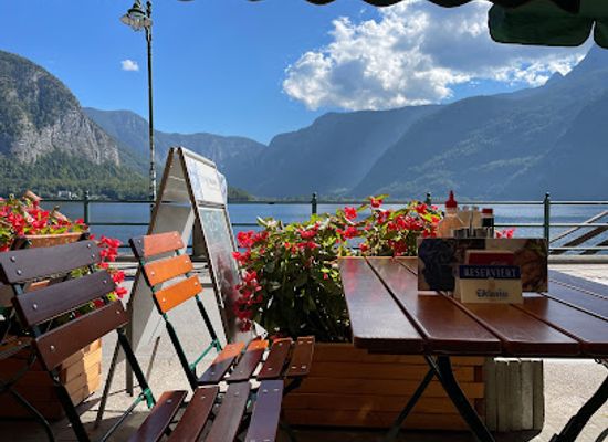 austria/hallstatt/bar/schirmbar-hallstatt-umbrella-bar-hallstatt