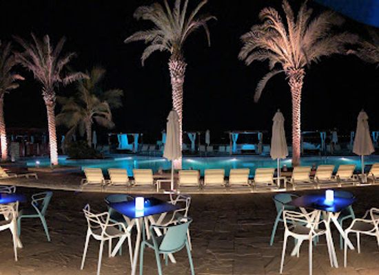 united-arab-emirates/abu-dhabi/yas-island/bar/shams-pool-bar