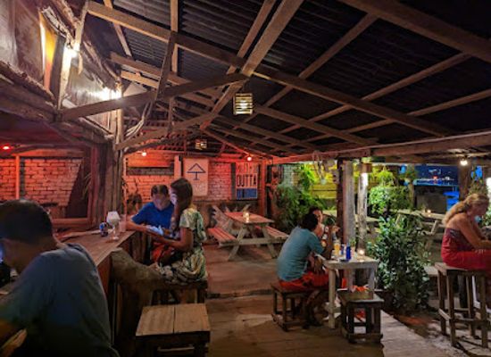 malaysia/kedah/bar/ah-chong-beach-bar-cafe
