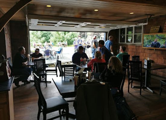 vermont/stowe-mountain-resort/bar/the-blue-donkey-bar