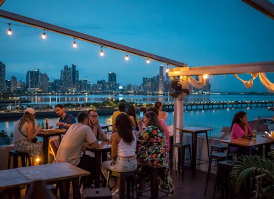panama/pearl-islands/bar/sama-sky-lounge