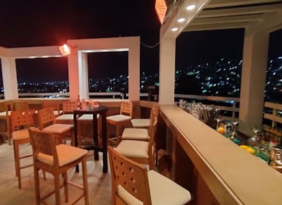 jordan/mujib-nature-reserve/bar/cantaloupe-gastro-pub