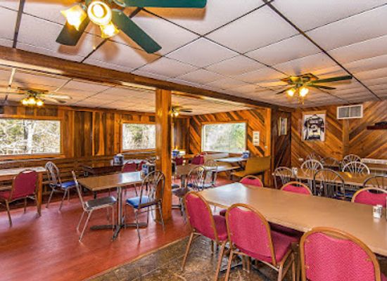 alabama/lake-martin/bar/poplar-dawg-s-eatery