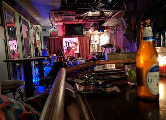 oklahoma/black-mesa-state-park/bar/jj-s-alley