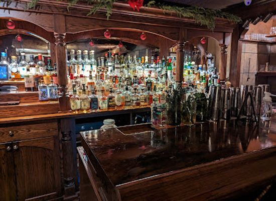 ohio/northeast-ohio/bar/quintana-s-speakeasy