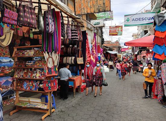 guatemala/chichicastenango-market/bar/chichicastenango-market
