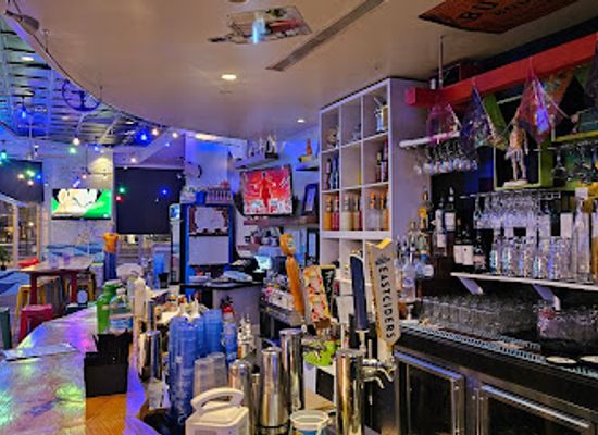 virginia/virginia-beach/bar/quirks-towncenter