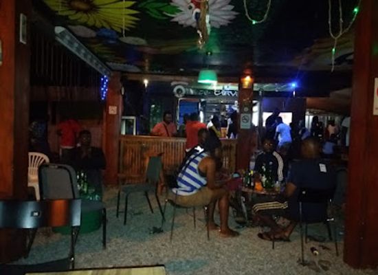 ghana/kusaug/bar/de-curve-pub-dodowa