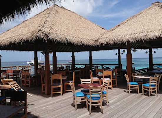 saint-vincent-and-the-grenadines/grenadines/bar/basil-s-bar