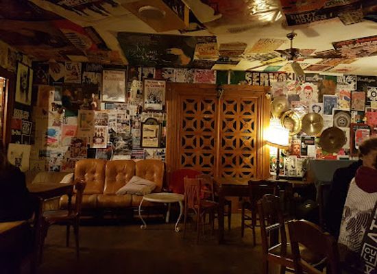 france/pyrenees/bar/celtic-pub