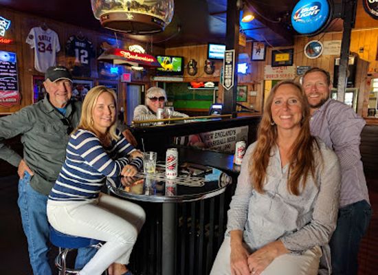 massachusetts/cape-cod/bar/19th-hole-tavern