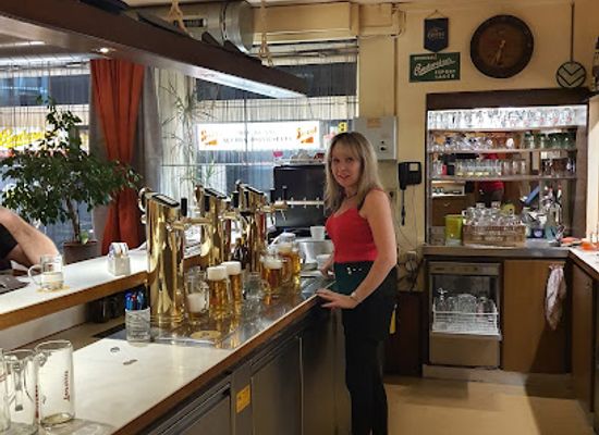 austria/vienna/simmering/bar/simmeringer-biergartl