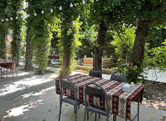 azerbaijan/sheki/bar/motel-sema