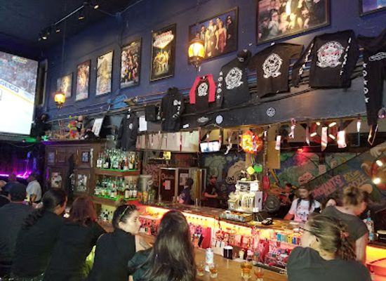 california/oakland/chinatown/bar/merchants-saloon
