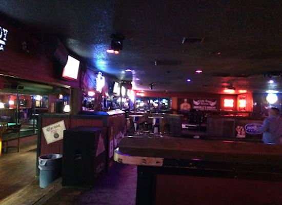 kansas/manhattan/bar/dirty-dawg-saloon