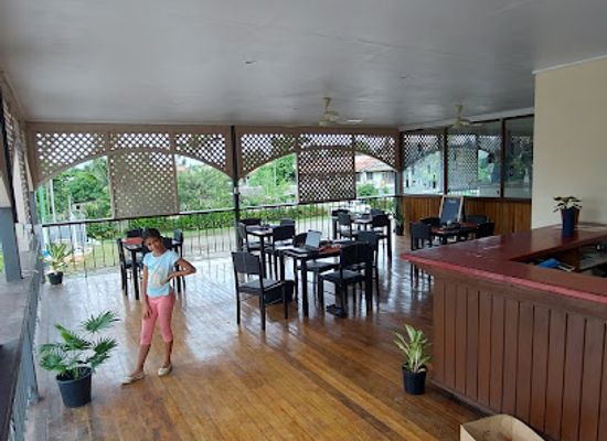 papua-new-guinea/morobe-region/bar/boss-laedy-burgers