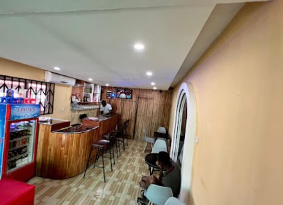 ghana/akyem/bar/queeny-pub-and-grill