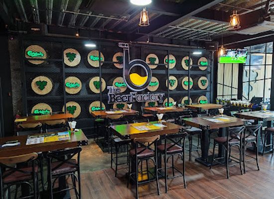 myanmar-burma/yangon/mayangone/bar/the-beer-factory-yangon