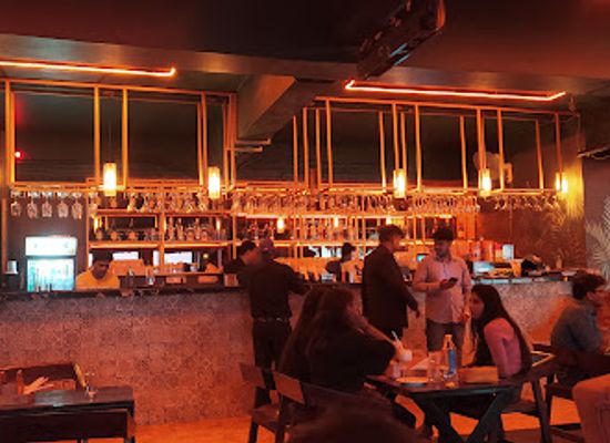 india/varanasi/bar/the-vibe
