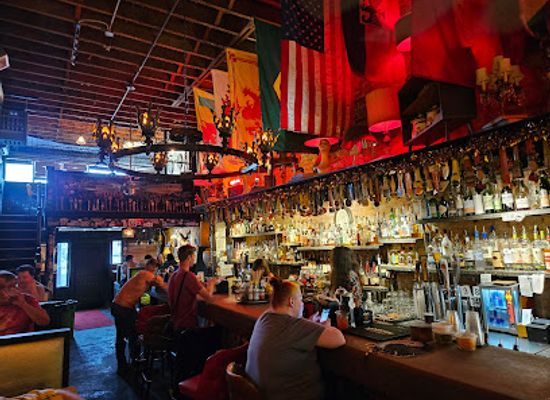 arkansas/hot-springs/bar/maxine-s-live