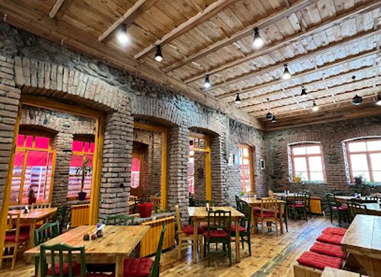 armenia/dilijan/bar/carahunge-cafe-more