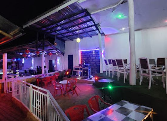 uganda/elgon/bar/de-place-bar-and-restaurant