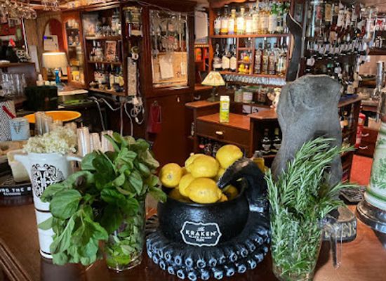 ireland/cliffs-of-moher/bar/kenny-s-bar