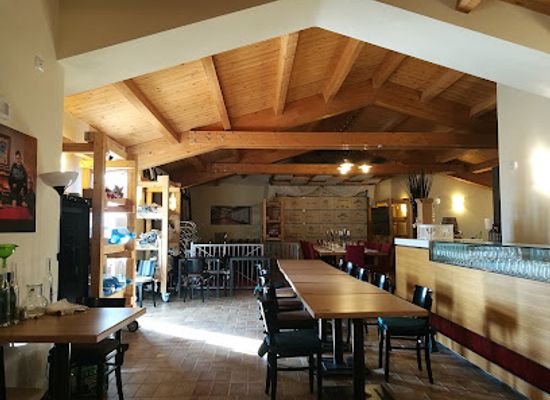 italy/umbria/bar/cantina-tili-vini-bio-organic-winery-degustazioni-winetasting-olio-evo-ed-altri-prodotti-tipici