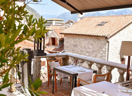 montenegro/bay-of-kotor/bar/rooftop-terrace-hippocampus