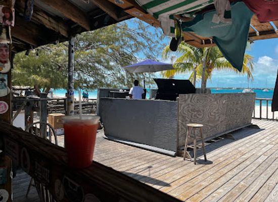 the-bahamas/crooked-island/bar/chat-n-chill-beach-bar-grill