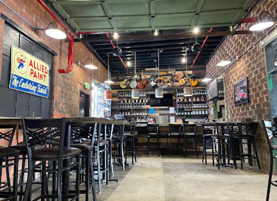 arkansas/ouachita-national-forest/bar/rooftop-on-main