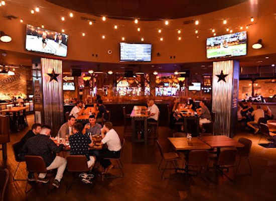 connecticut/new-london-county/bar/comix-roadhouse