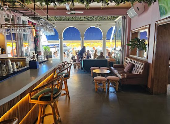 south-africa/cape-town/camps-bay/bar/cafe-caprice