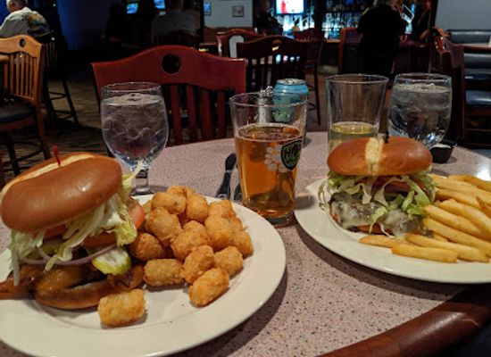 california/redding/bar/three-shastas-bar-grill