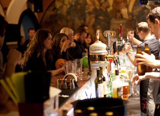 croatia/zagreb/kaptol/bar/harat-s-pub