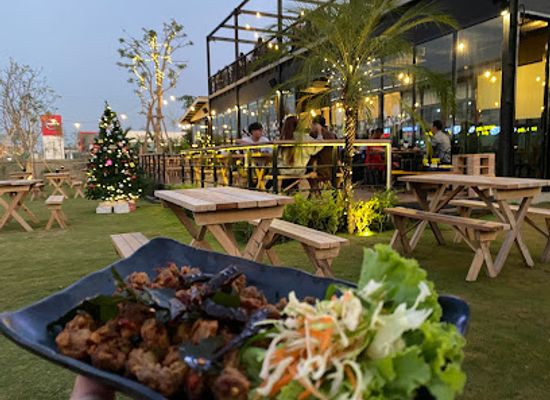 myanmar-burma/naypyidaw/bar/the-fox-bar-restaurant