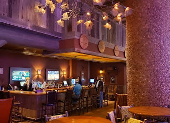 oklahoma/red-carpet-country/bar/red-river-lounge