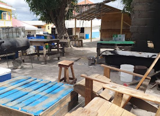 saint-lucia/micoud-quarter/bar/maxwell-s-pork-place