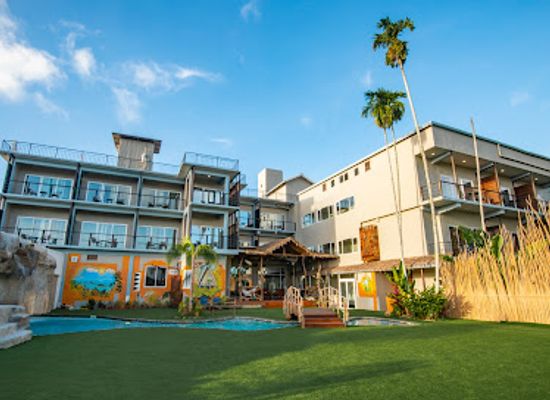 palau/southern-lagoon/bar/palau-central-hotel