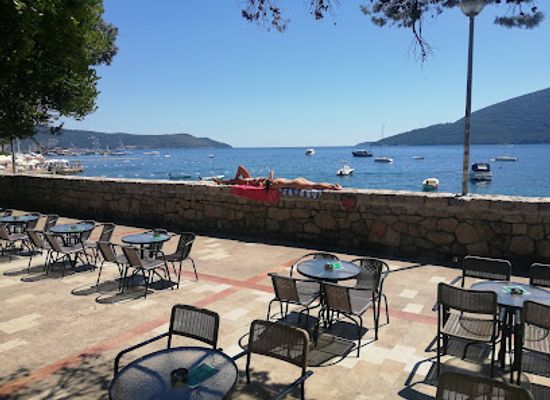 montenegro/herceg-novi/bar/pivnica
