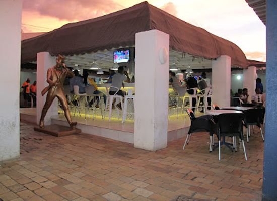 zimbabwe/matabeleland-south/bar/zarah-lounge